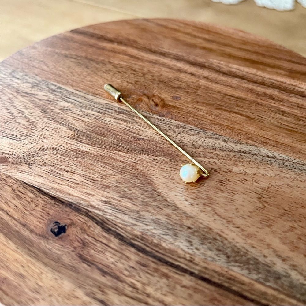 Vintage gold hat pin with pearl
